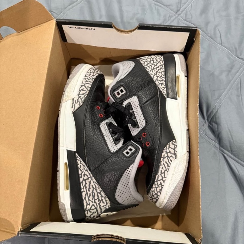 2017 Black Cement 3’s (Jordan Retro 3) size 6Y